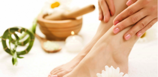 Bệnh ra mồ hôi tay chân, nguyên do từ đâu?